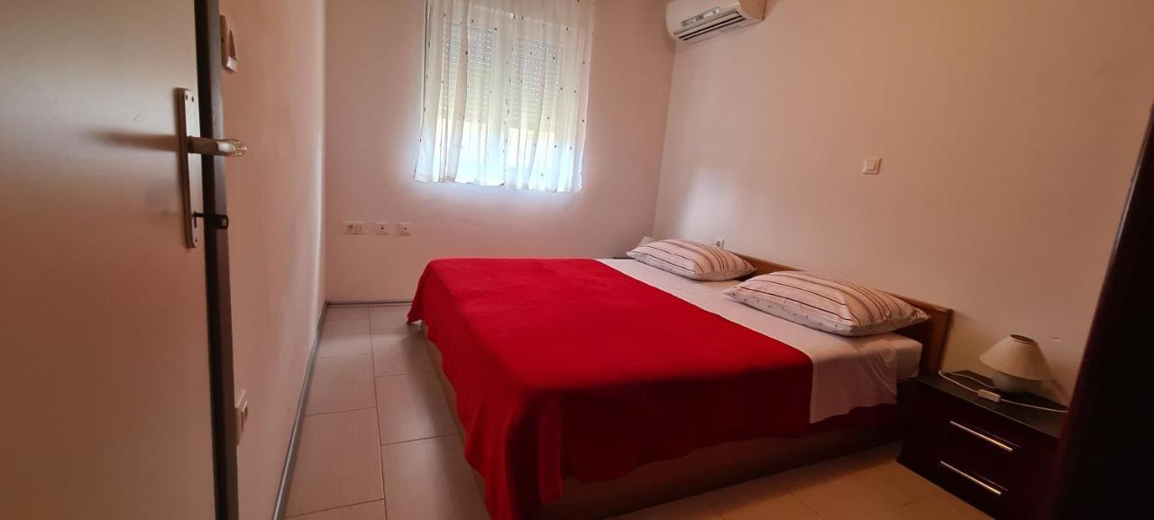Apartmani Cesar Rtina Exterior photo