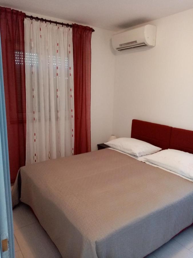 Apartmani Cesar Rtina Exterior photo