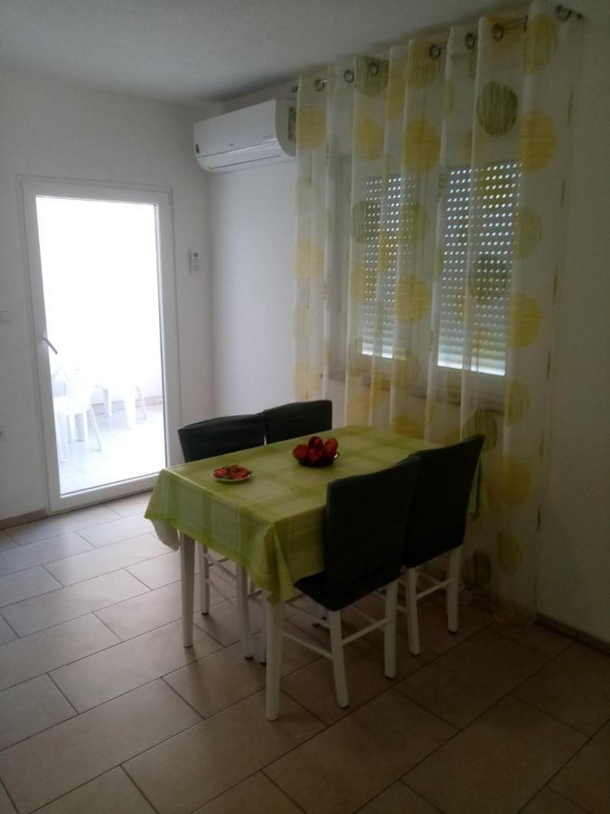 Apartmani Cesar Rtina Exterior photo