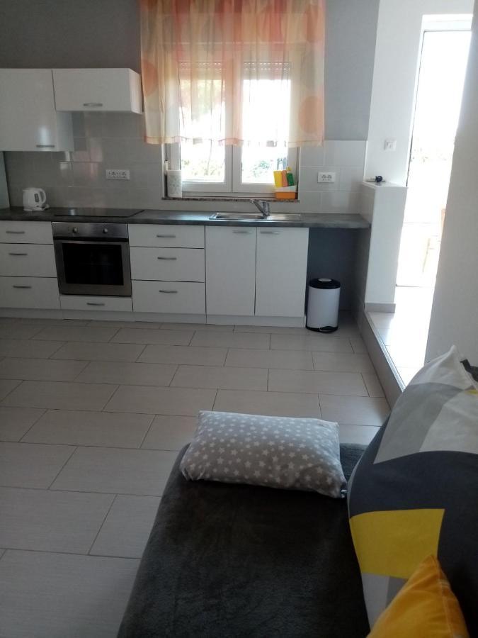 Apartmani Cesar Rtina Exterior photo