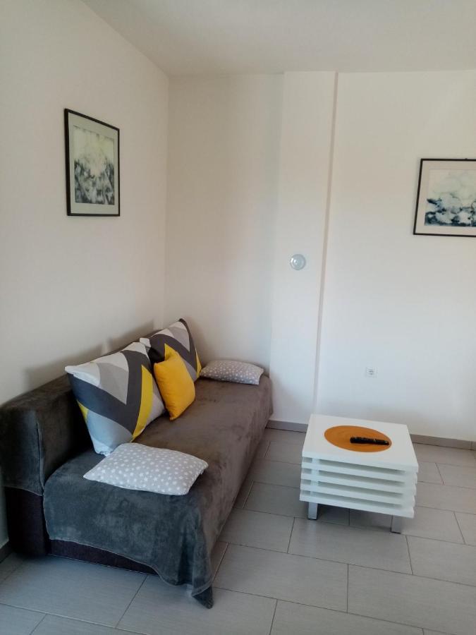 Apartmani Cesar Rtina Exterior photo
